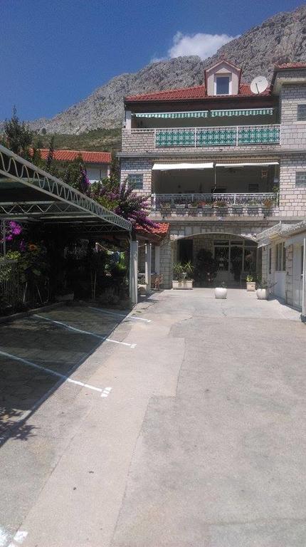 Apartment Danka Omiš Exterior foto